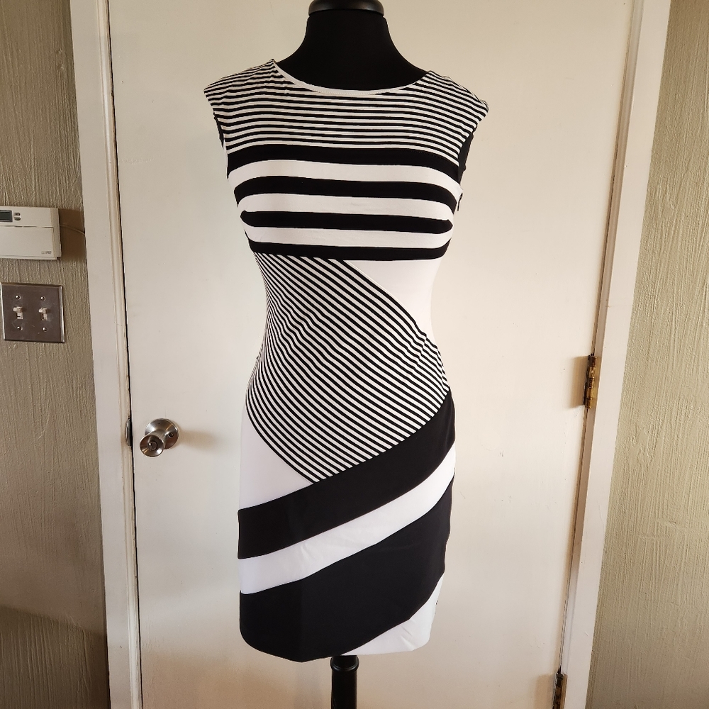 Joseph Ribkoff Black and White Striped Sheath Dress Size 6 - Picture 8 of 9